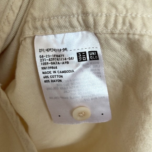 Uniqlo Light Creme Flannel - Picture 4 of 6